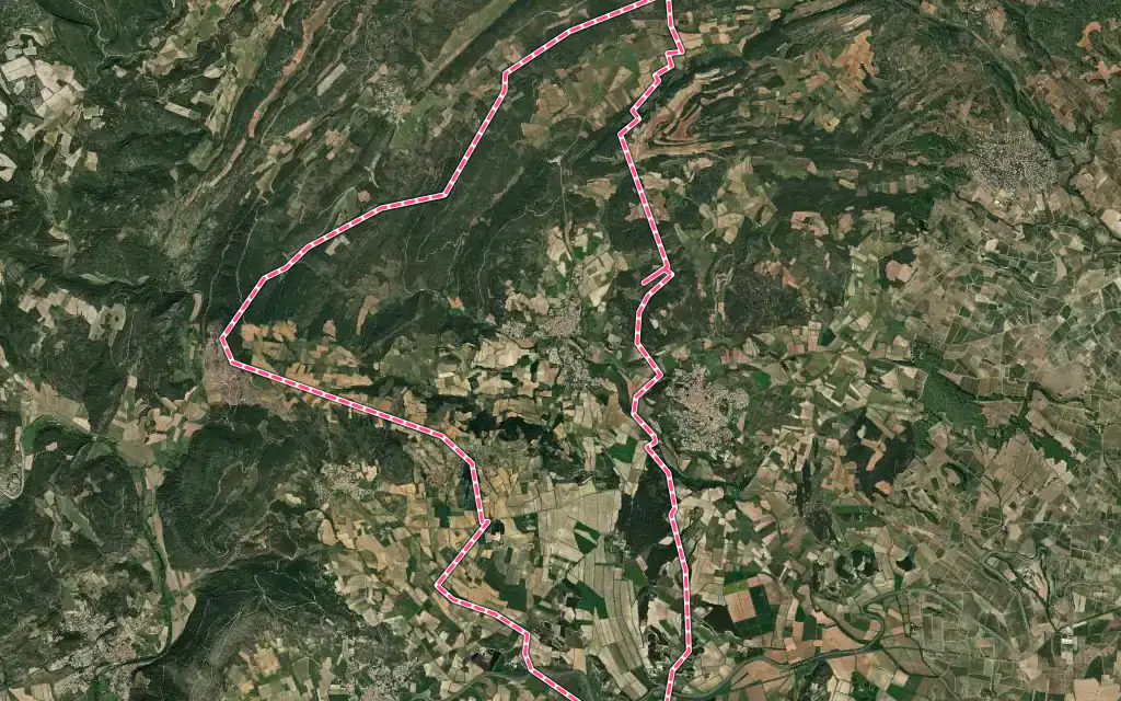 Vue satellite de Cruzy avec ses contours administratifs
