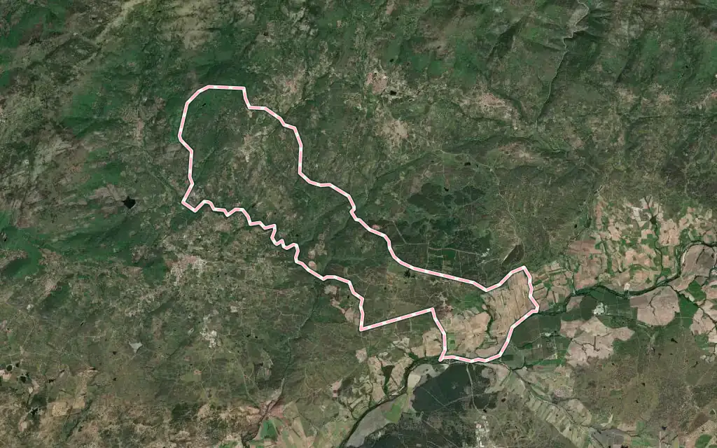 Vista satélite de Cuacos de Yuste con su contorno administrativo