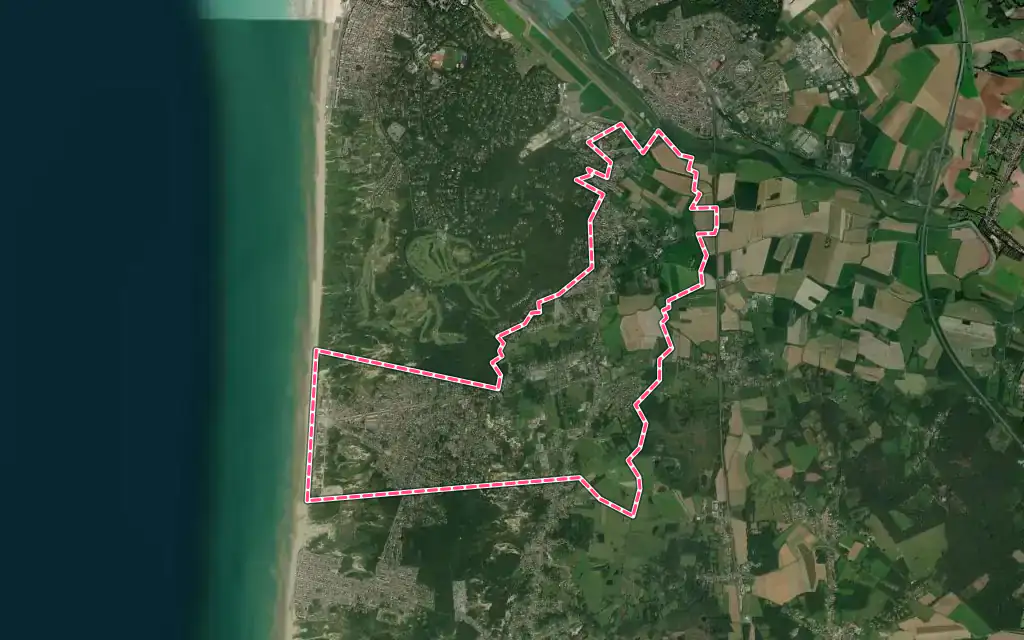 Vue satellite de Cucq avec ses contours administratifs