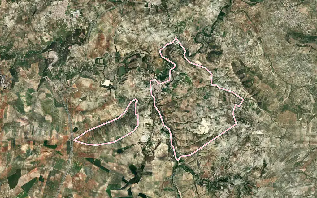 Vista satélite de Cuevas Bajas con su contorno administrativo