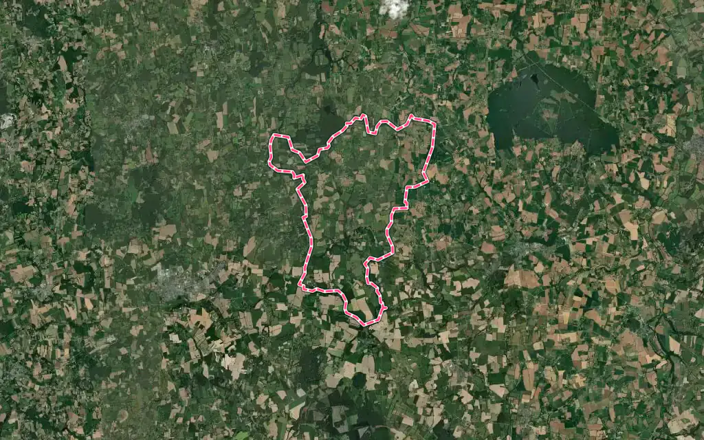 Vue satellite de Cuguen avec ses contours administratifs