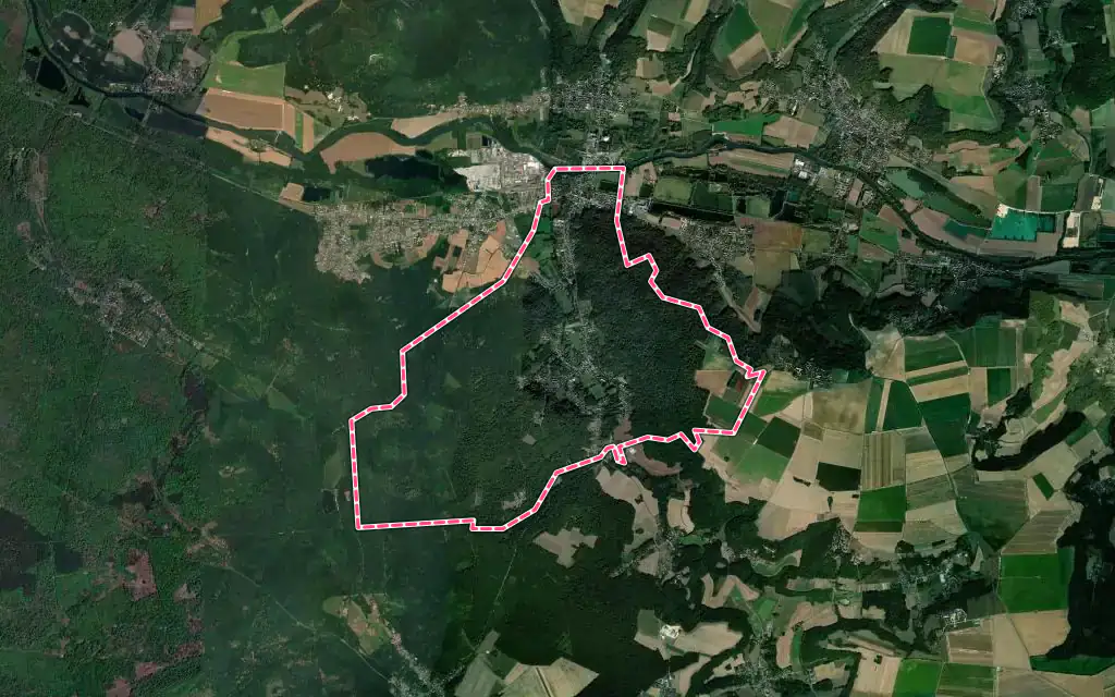 Vue satellite de Cuise-la-Motte avec ses contours administratifs