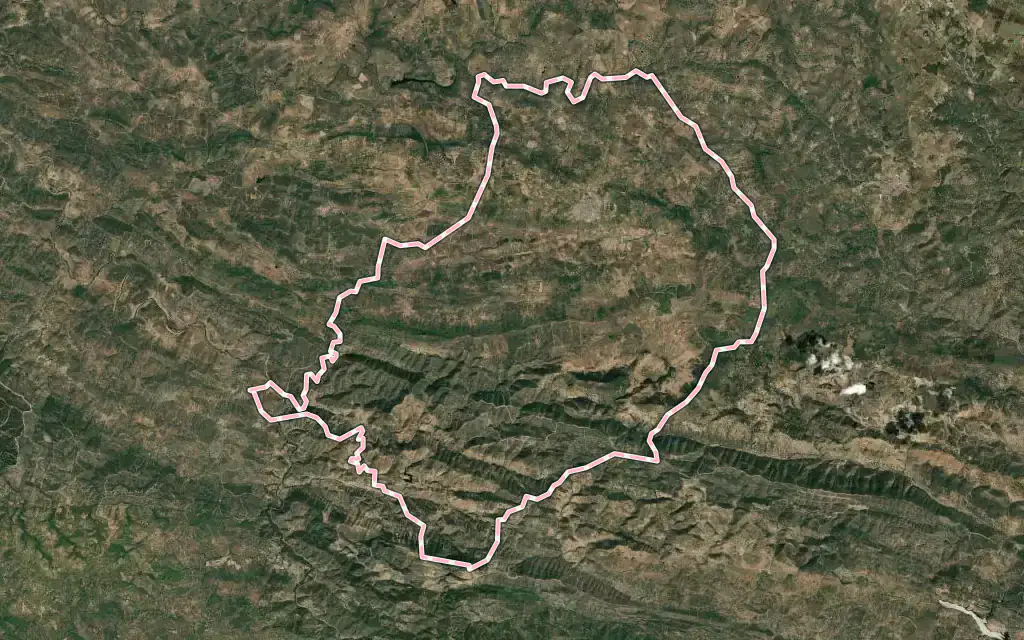 Vista satélite de Cumbres Mayores con su contorno administrativo