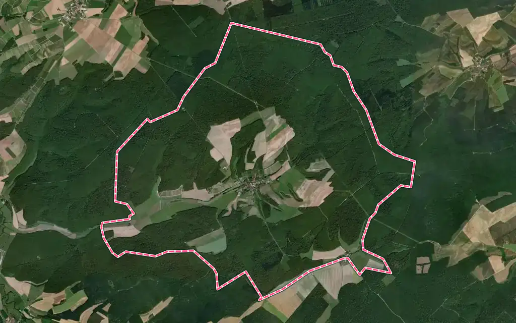 Vue satellite de Cunfin avec ses contours administratifs