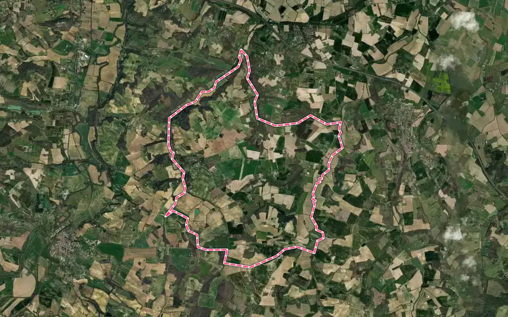 Vue satellite de Cuq avec ses contours administratifs