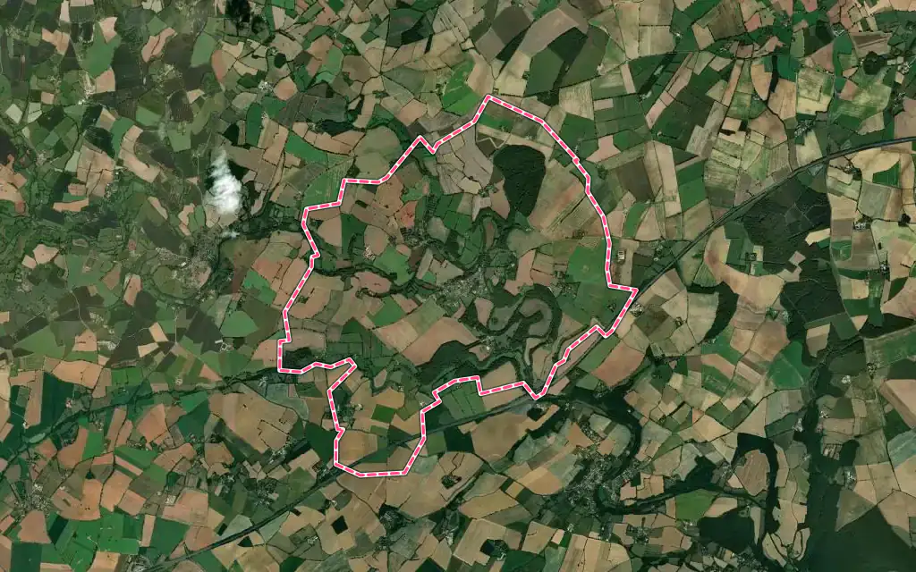 Vue satellite de Curzay-sur-Vonne avec ses contours administratifs