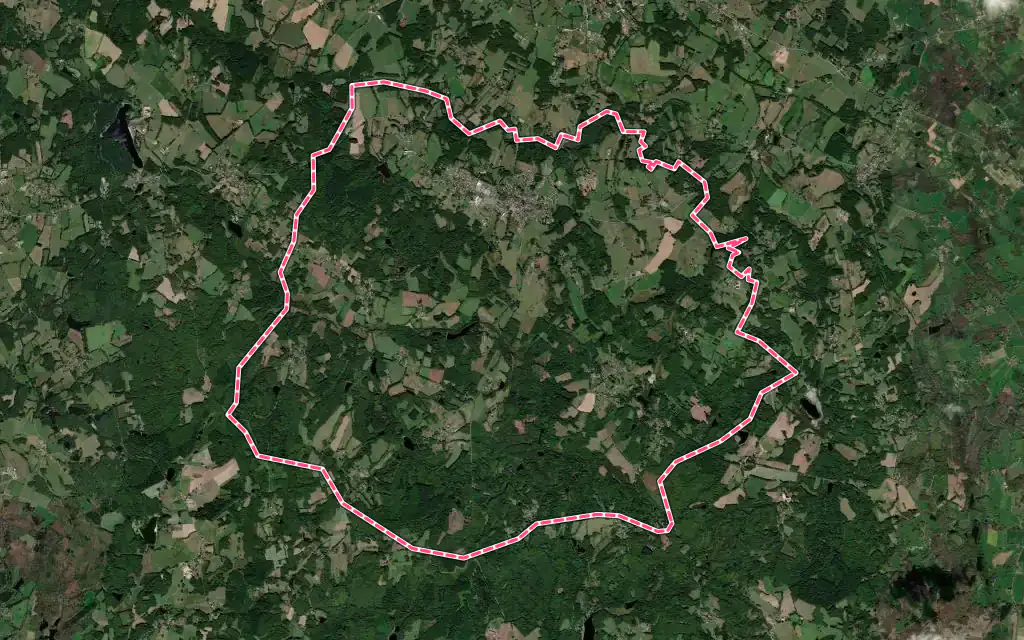 Vue satellite de Cussac avec ses contours administratifs