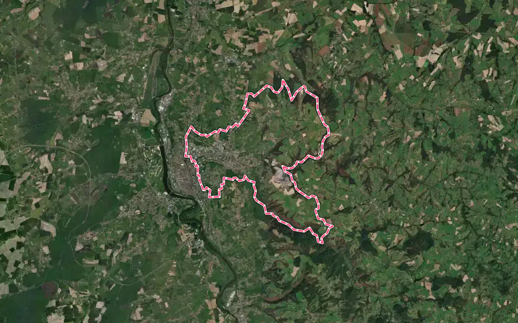 Vue satellite de Cusset avec ses contours administratifs