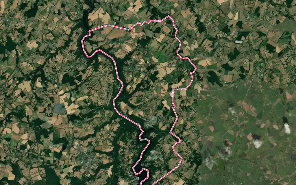Vue satellite de Cuzion avec ses contours administratifs