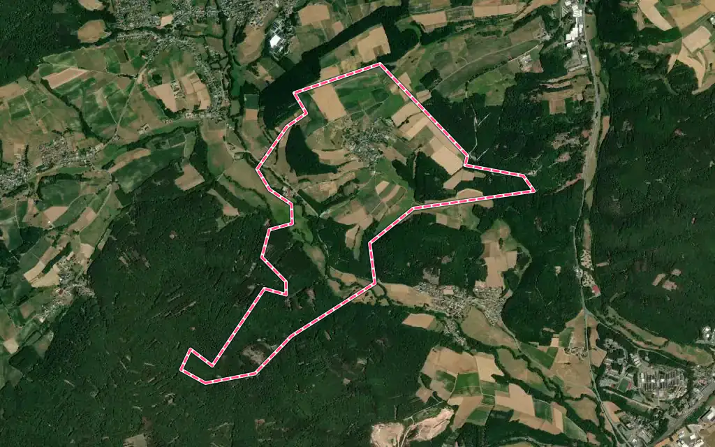 Vue satellite de Dambach avec ses contours administratifs