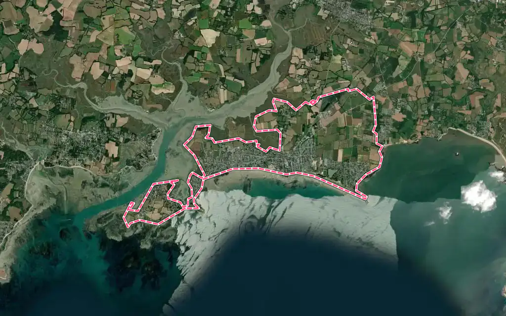 Vue satellite de Damgan avec ses contours administratifs