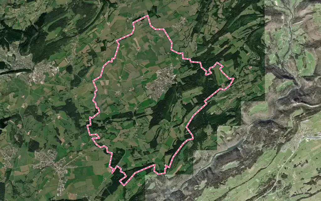 Vue satellite de Damprichard avec ses contours administratifs