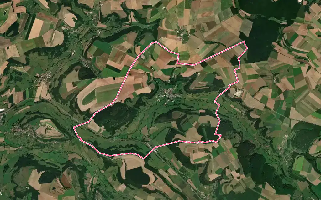 Vue satellite de Darcey avec ses contours administratifs