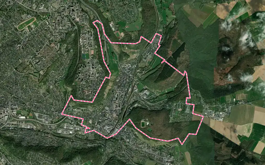 Vue satellite de Darnétal avec ses contours administratifs