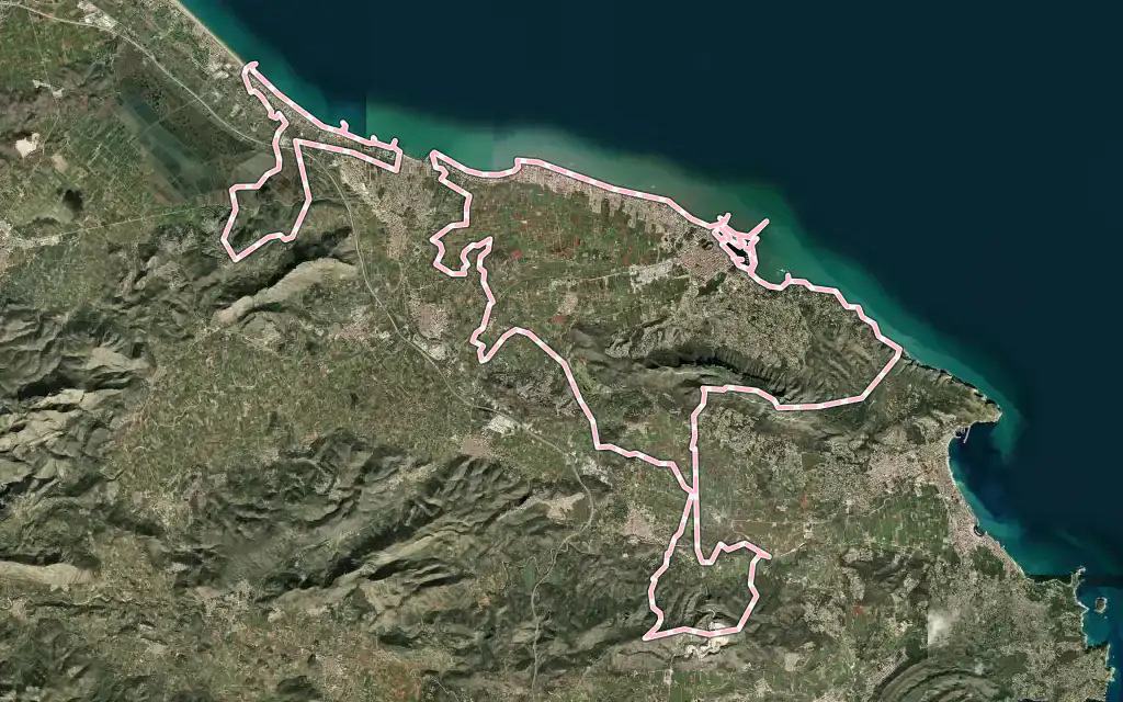 Vista satélite de Dénia con su contorno administrativo