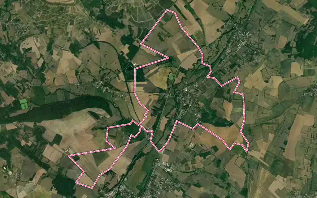 Vue satellite de Dennevy avec ses contours administratifs