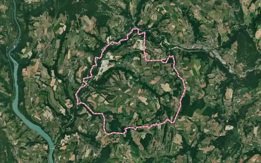 Vue satellite de Desingy avec ses contours administratifs