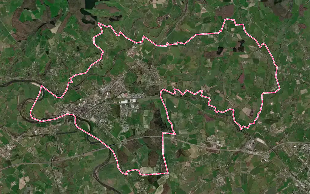 Vue satellite de Digoin avec ses contours administratifs