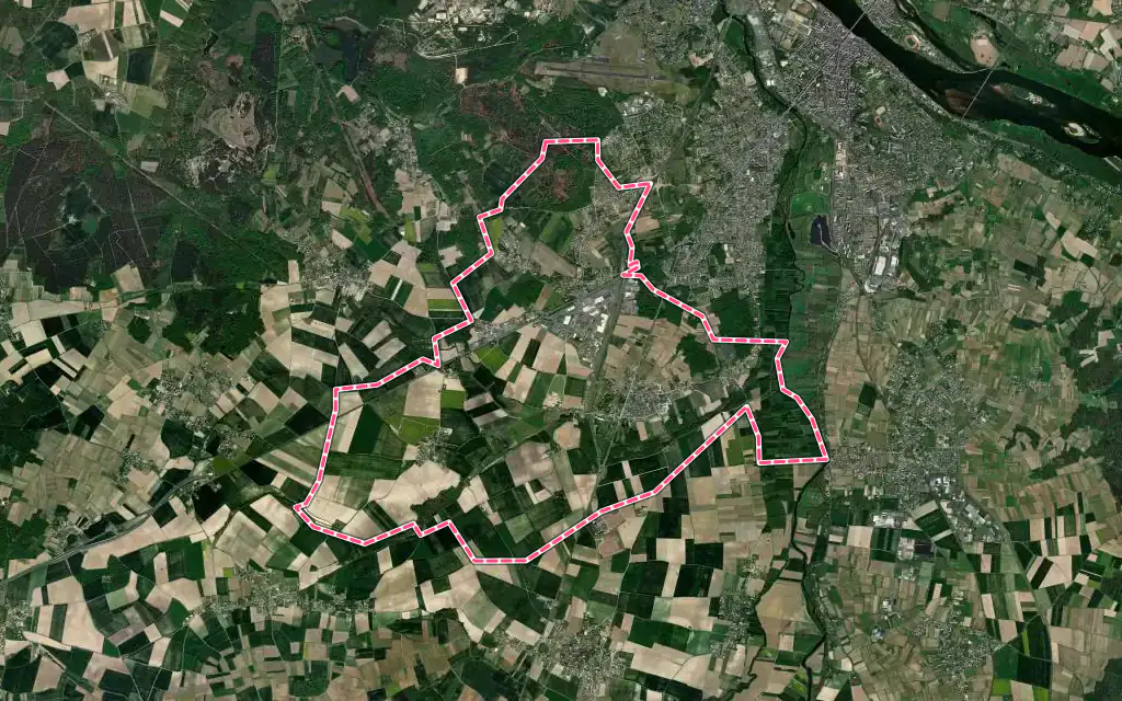 Vue satellite de Distré avec ses contours administratifs