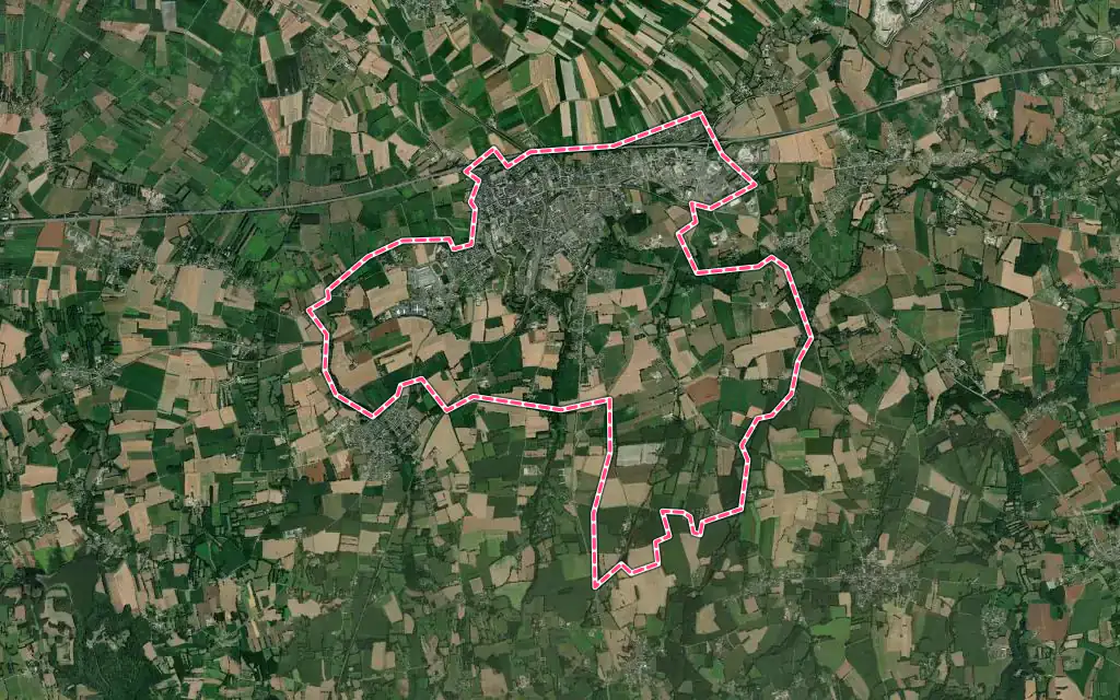 Vue satellite de Dol-de-Bretagne avec ses contours administratifs