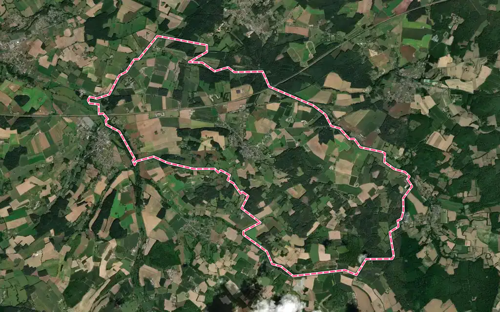 Vue satellite de Dollon avec ses contours administratifs