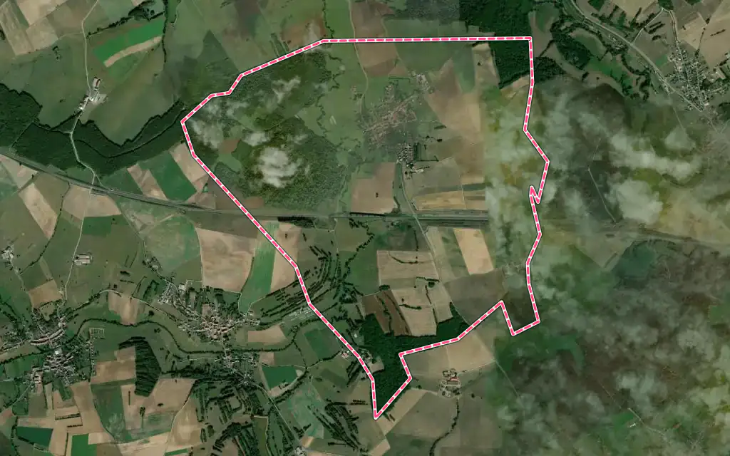 Vue satellite de Dolving avec ses contours administratifs