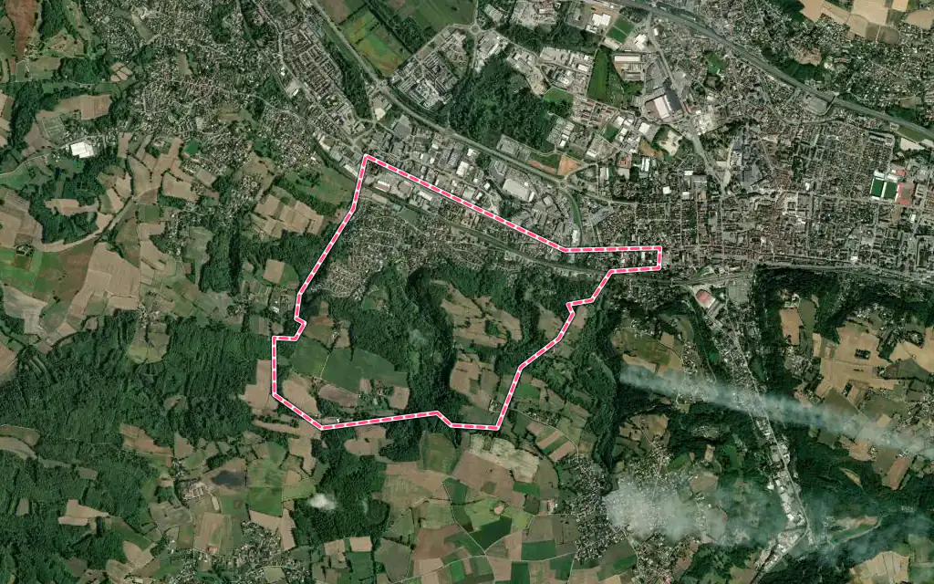 Vue satellite de Domarin avec ses contours administratifs