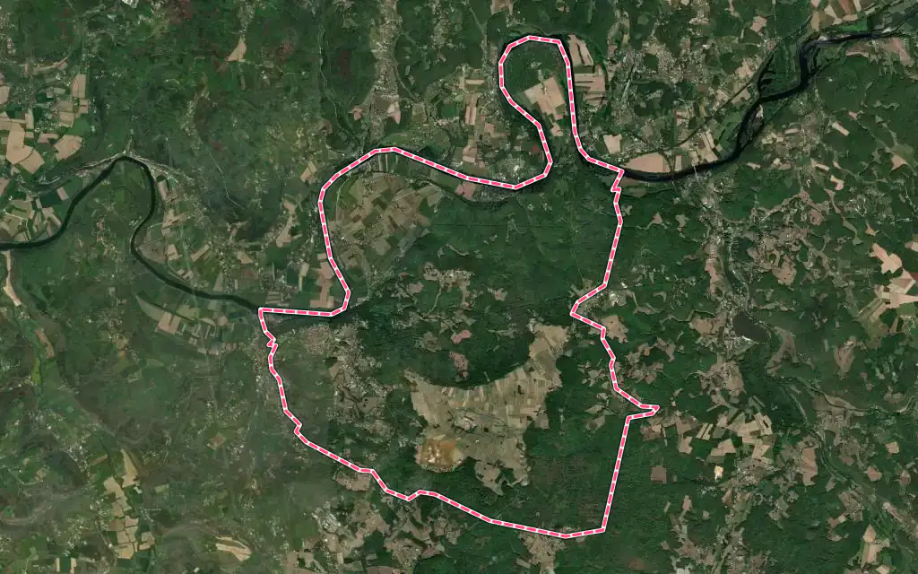 Vue satellite de Domme avec ses contours administratifs