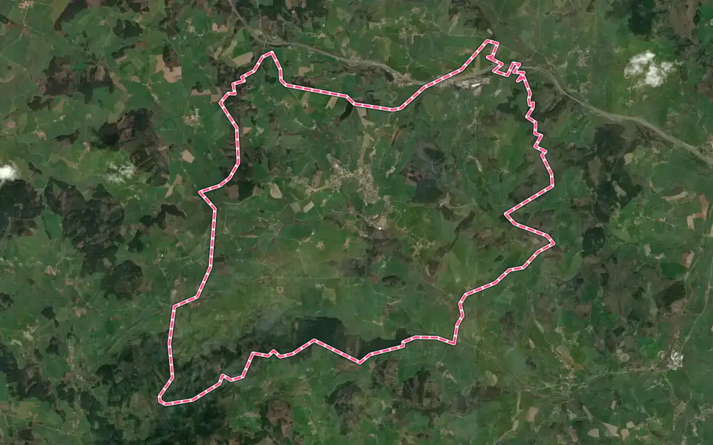 Vue satellite de Dompierre-les-Ormes avec ses contours administratifs