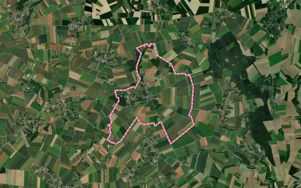 Vue satellite de Domqueur avec ses contours administratifs