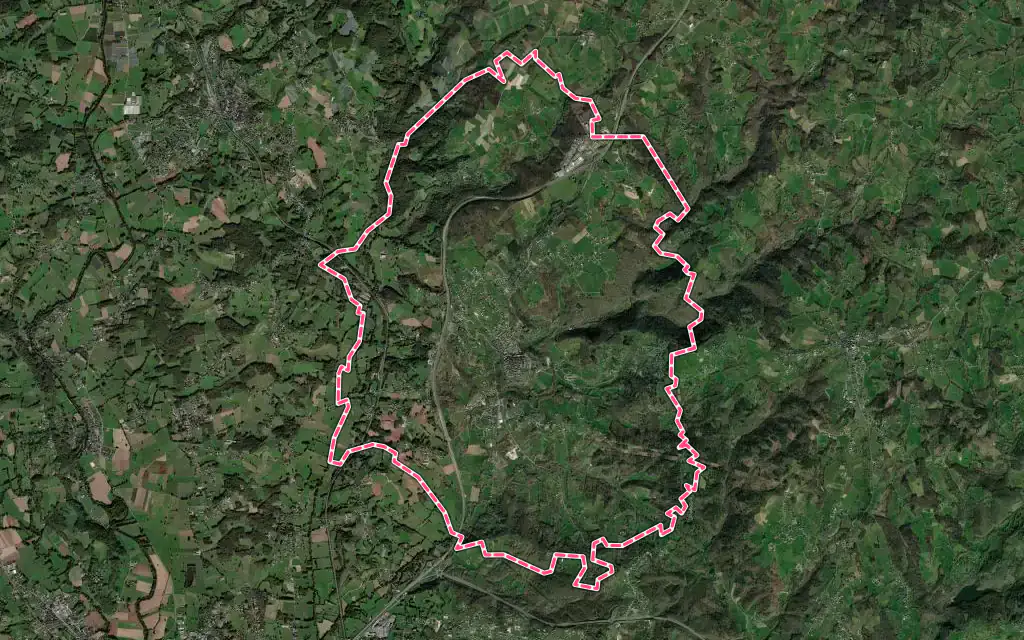 Vue satellite de Donzenac avec ses contours administratifs