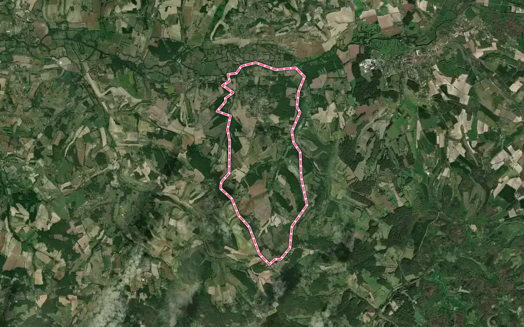 Vue satellite de Douchapt avec ses contours administratifs