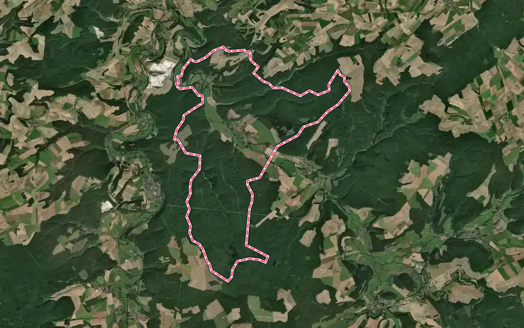 Vue satellite de Doulaincourt-Saucourt avec ses contours administratifs