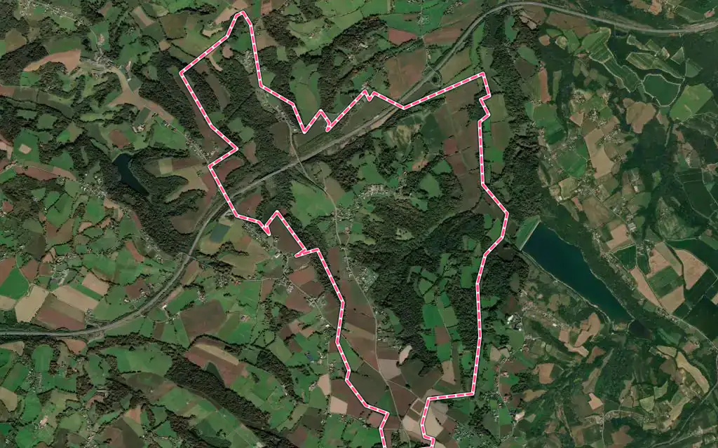 Vue satellite de Doumy avec ses contours administratifs
