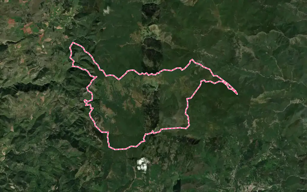 Vue satellite de Dourbies avec ses contours administratifs