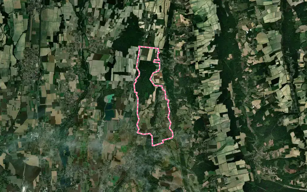 Vue satellite de Dours avec ses contours administratifs