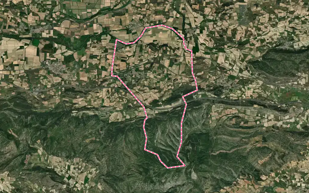 Vue satellite de Douzens avec ses contours administratifs