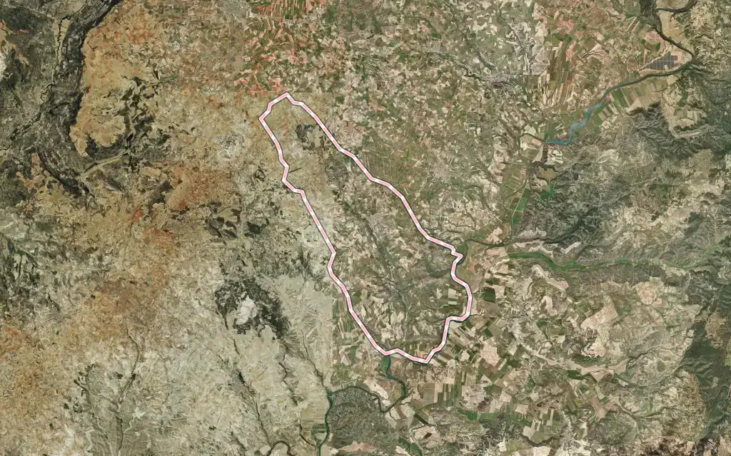 Vista satélite de Driebes con su contorno administrativo