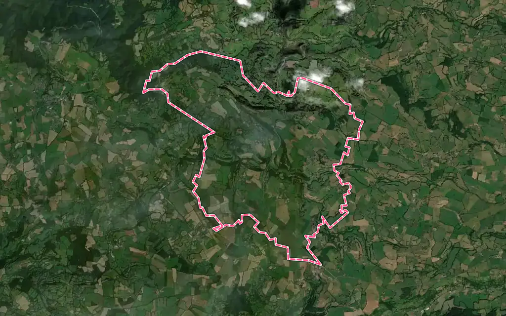 Vue satellite de Drugeac avec ses contours administratifs