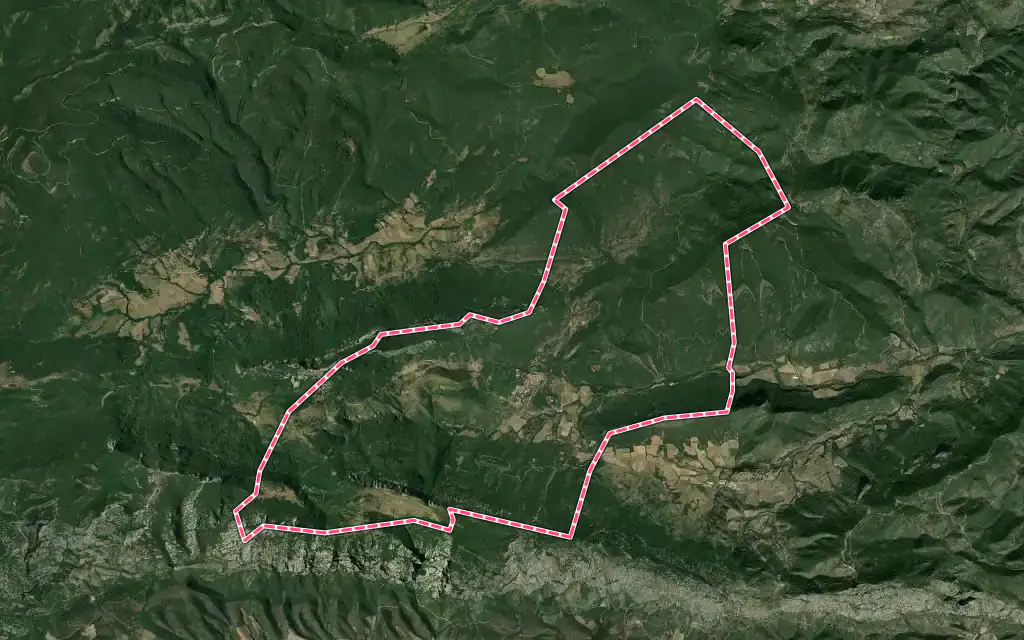 Vue satellite de Duilhac-sous-Peyrepertuse avec ses contours administratifs