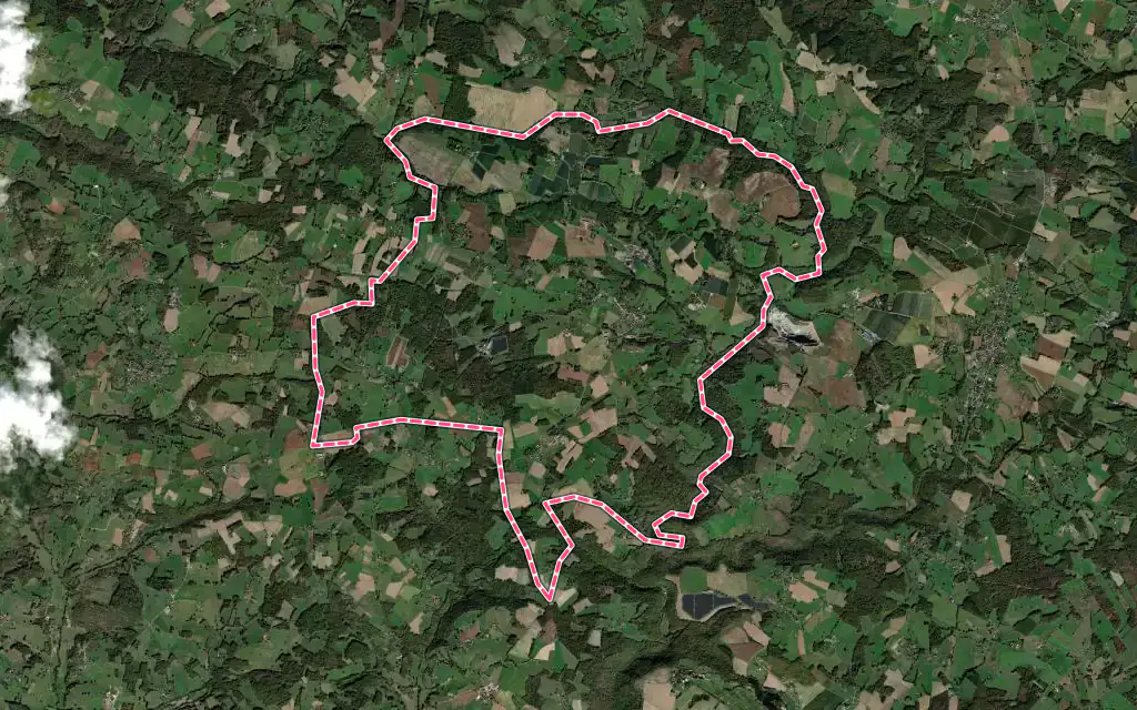 Vue satellite de Dussac avec ses contours administratifs