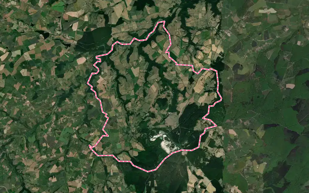 Vue satellite de Échassières avec ses contours administratifs