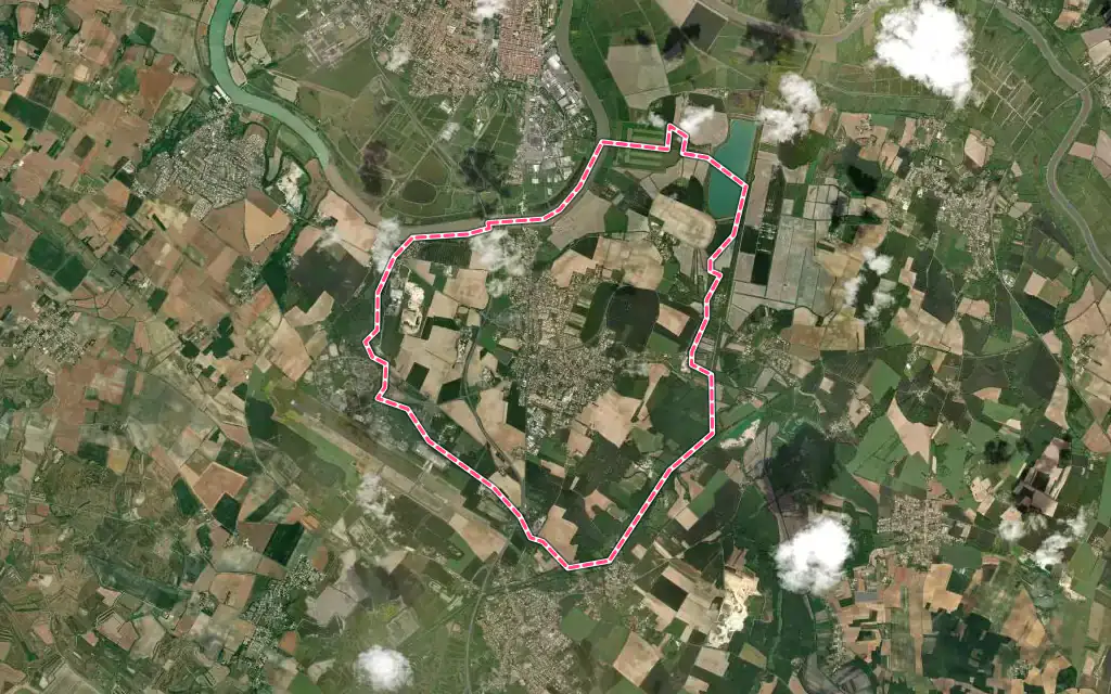 Vue satellite de Échillais avec ses contours administratifs