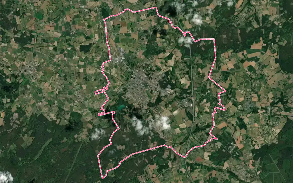 Vue satellite de Écommoy avec ses contours administratifs
