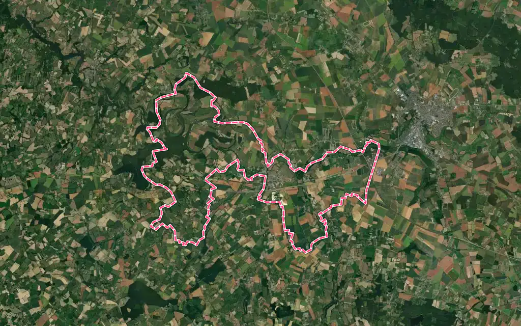 Vue satellite de Écouché-les-Vallées avec ses contours administratifs