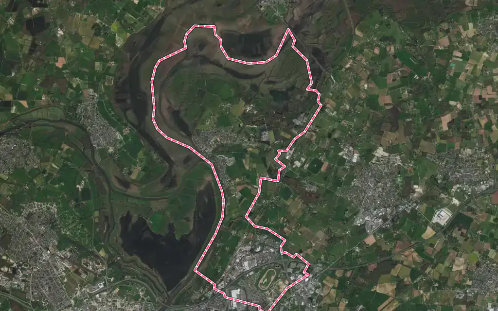 Vue satellite de Écouflant avec ses contours administratifs