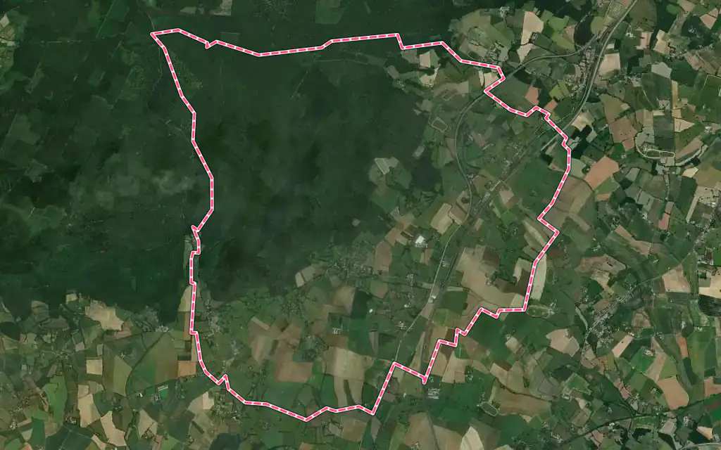 Vue satellite de Écouves avec ses contours administratifs