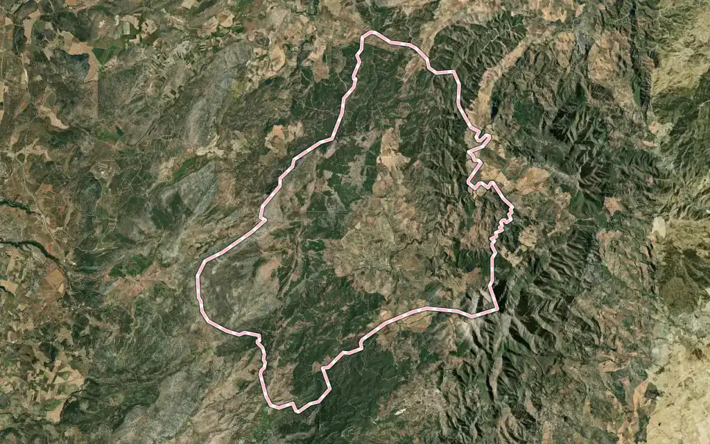 Vista satélite de El Burgo con su contorno administrativo