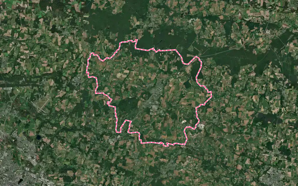 Vue satellite de Elven avec ses contours administratifs