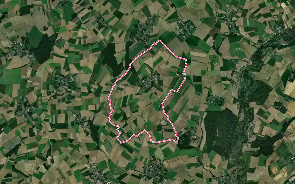 Vue satellite de Englebelmer avec ses contours administratifs